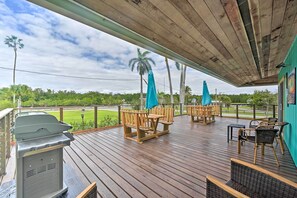 Deck | Grill | Outdoor Dining Areas | Boat Slip