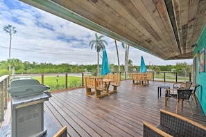 Deck | Grill | Outdoor Dining Areas | Boat Slip