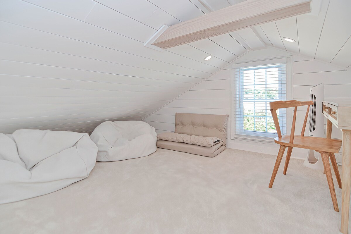 The Beach Nest-Lux Cottage Steps to the Beach