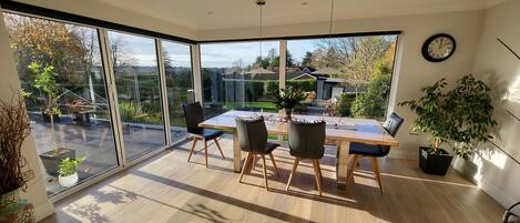 Large kitchen table with great views