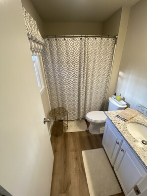 En suite Bath