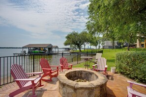 Fire Pit Area | Direct Access to Cedar Creek Reservoir