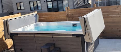 屋外スパ浴槽