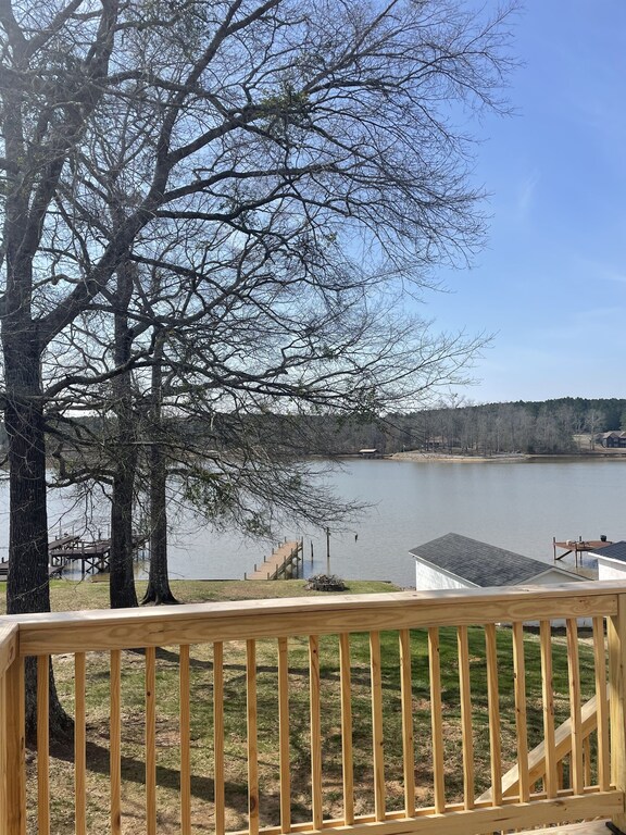 Lake House located on Lake Greenwood Laurens County