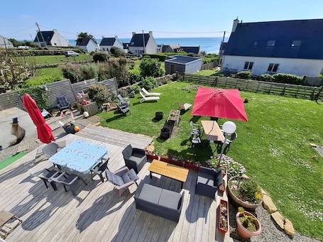 GRAND JARDIN CLOS, AU CALME ET VUE MER