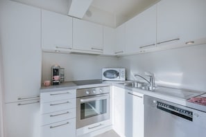 Fully-equipped kitchen