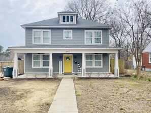 Front picture of the house