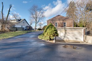 Parking | Driveway (3 Vehicles)