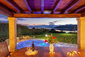 Balcony / Terrace / Patio, Pool