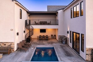Courtyard View