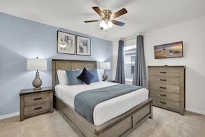 Downstairs master bedroom, king size bed with oversized ensuite bathroom!