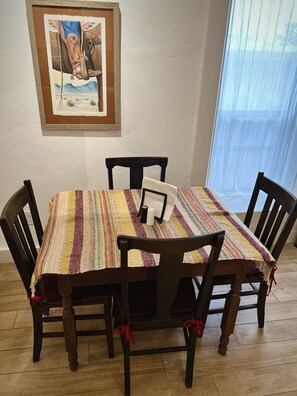 Dining area in the Marfa House Bandolero Suite