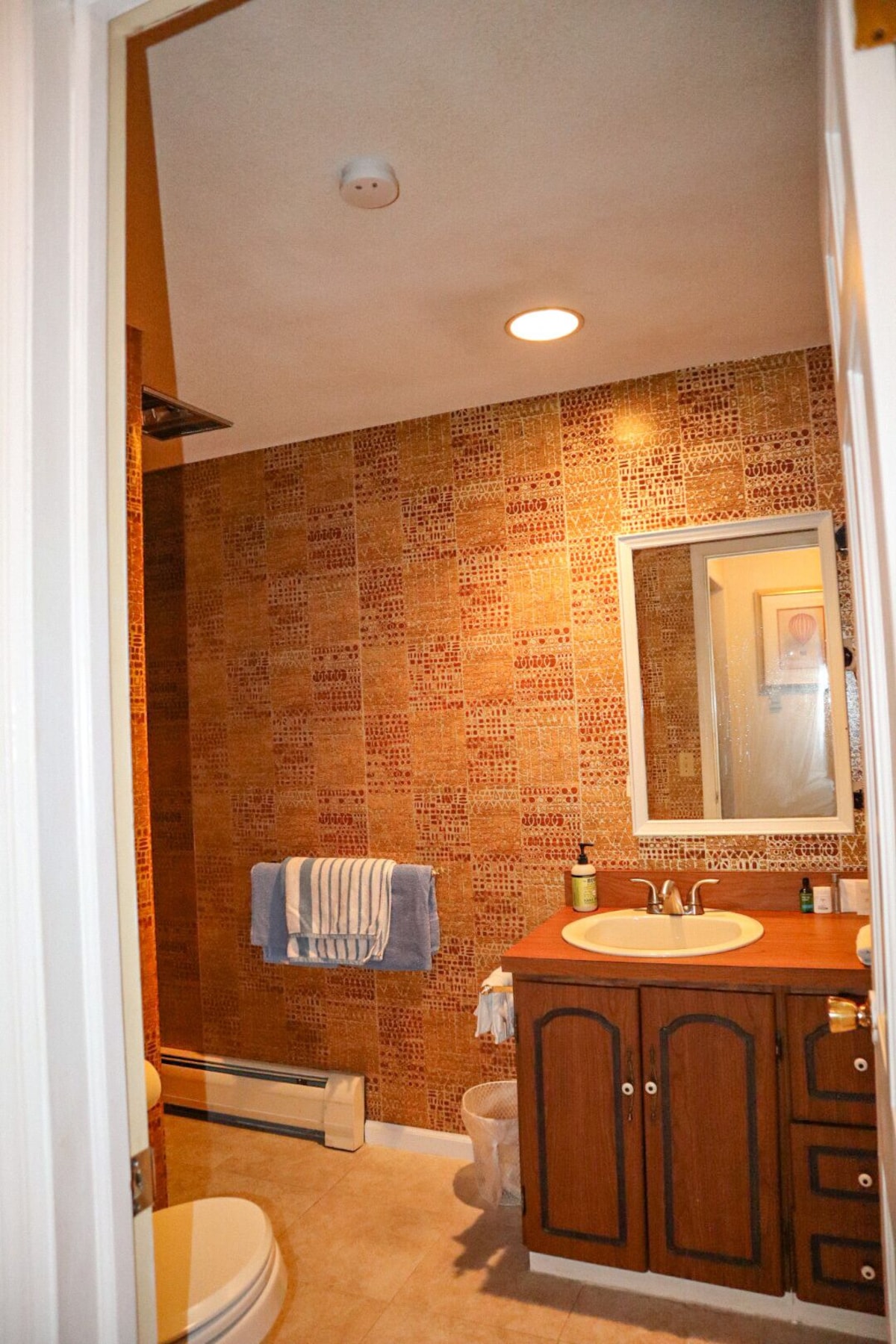 Relaxing Upscale Studio w/Kitchen in nature + comfy queen bed