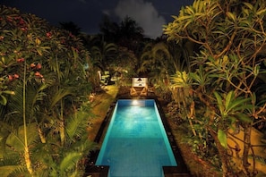 With its large size, the private swimming pool becomes the undeniable highlight of this villa.