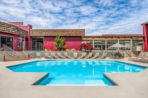 Enjoy sunbathing by the pool