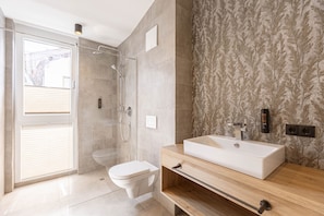 Bain