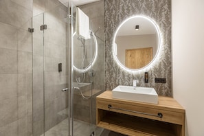Bain