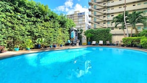 All year round the pool is open for you.