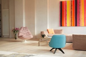 Living area (2)