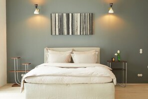 Schlafzimmer 1 (1)