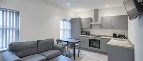 Apartment 3, Loftus - Host & Stay
