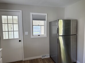 Nice spacious kitchen, with all the amenities needed at your fingertips 