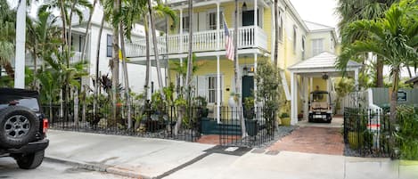 Beautiful huge Victorian with 4 BR and 5 baths steps off Duval but still quiet.