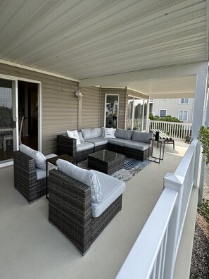Deck seating