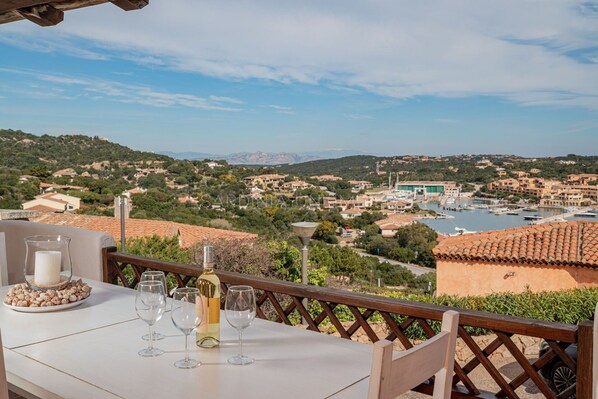 Villetta mit Gemeinschaftspool in Porto Cervo Marina