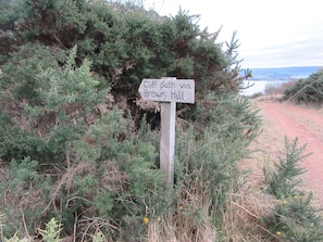 Signs for local pathway network