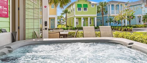 Outdoor Back Patio Area -- *Jacuzzi Tub, Patio Table+ Sun Loungers*