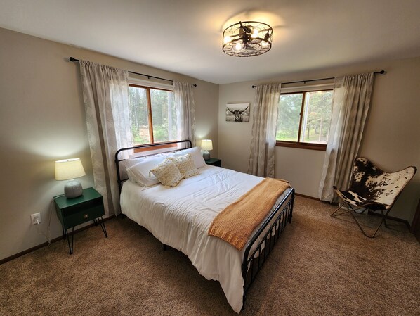 Bedroom #2- Queen bed