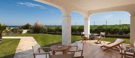 Beachfront Puglia Villa | Villetta Piramo | Direct Access to the Sea | 3 bedrooms | Ostuni