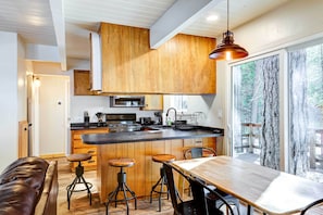 Kitchen & Dining Area | Open Floor Plan
