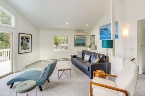 Living Room | 2 Wood-Burning Stoves (Wood Provided ) | 2 Smart TVs | 3 Decks