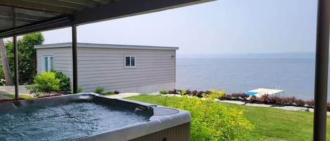 Hot tub facing the lake