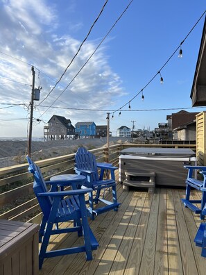 Ocean views from our deck and hot tub, under the string lights & stars!