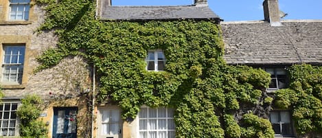 Welcome to Honey Cottage, Stow-on-the-Wold, Cotswolds