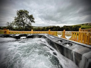 Bain à remous extérieur