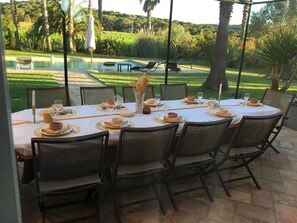 Outdoor dining