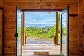 Smoky Mountains Cabin Rental Entry