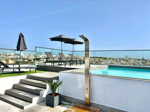 Rooftop pool