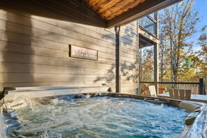 Bain à remous extérieur