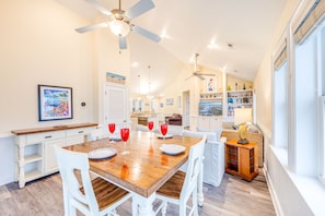 05-Surf-Or-Sound-Realty-1104-Bay Dream Believer-Dining Area-02