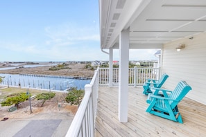 11-Surf-Or-Sound-Realty-1104-Bay Dream Believer-Deck-01