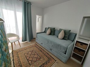 Twin Bed Room