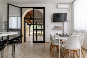 Timeless Puglia Villa | 4 Bedrooms | Villa Salento Green | Private Pool & Great for Families | Mesagne