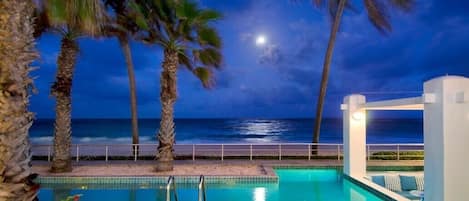 	Full Moon at Villa Corinne.   Enjoy 
        stargazing and reflect on your day