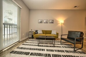 Living Room (2)