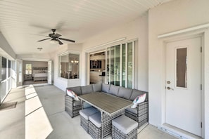 Screened-In Porch